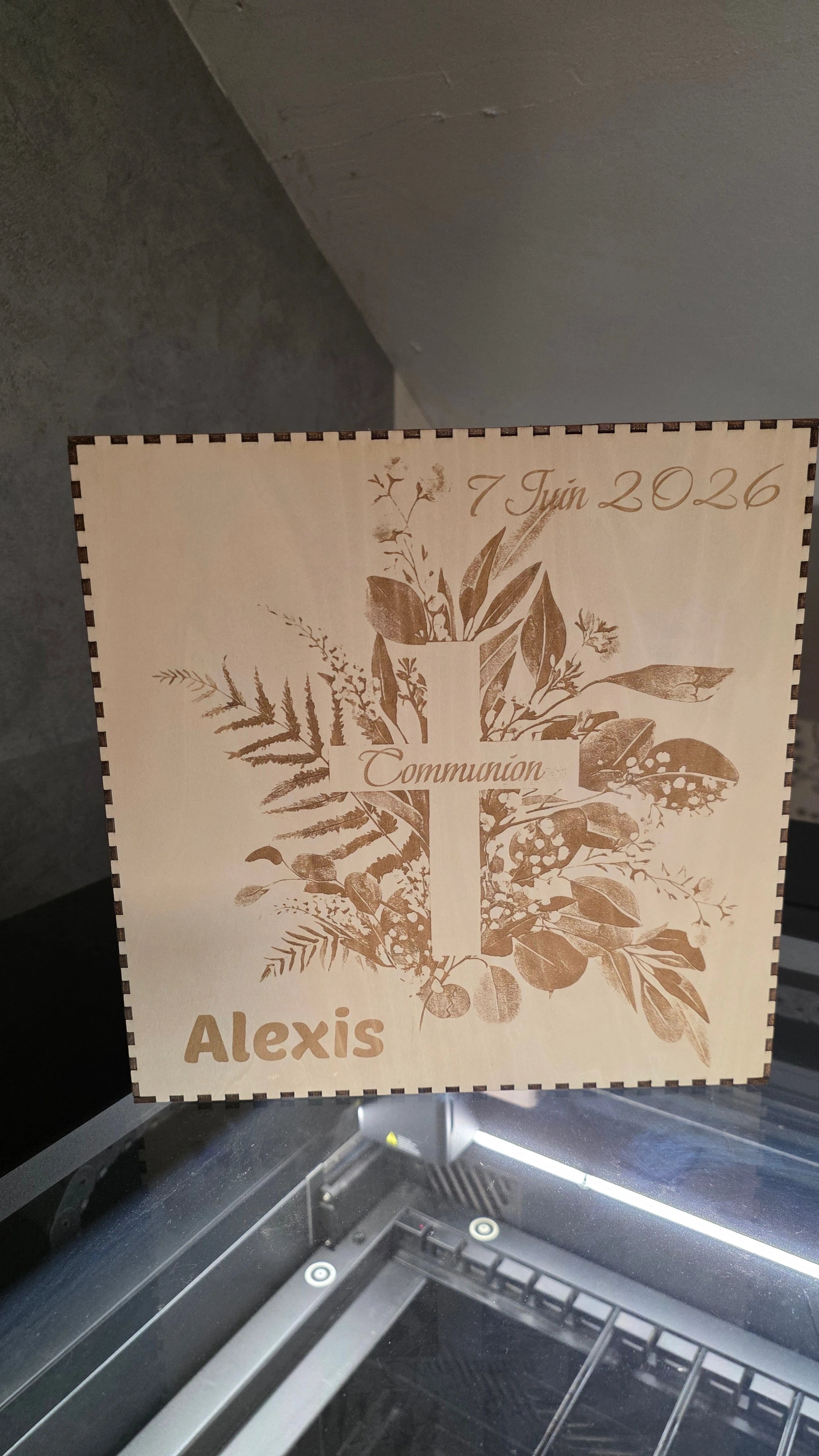 Cagnotte communion en bois – Tirelire gravée au laser – Cagnotte Communion  personnalisée – Contreplaqué tilleul – Made in France